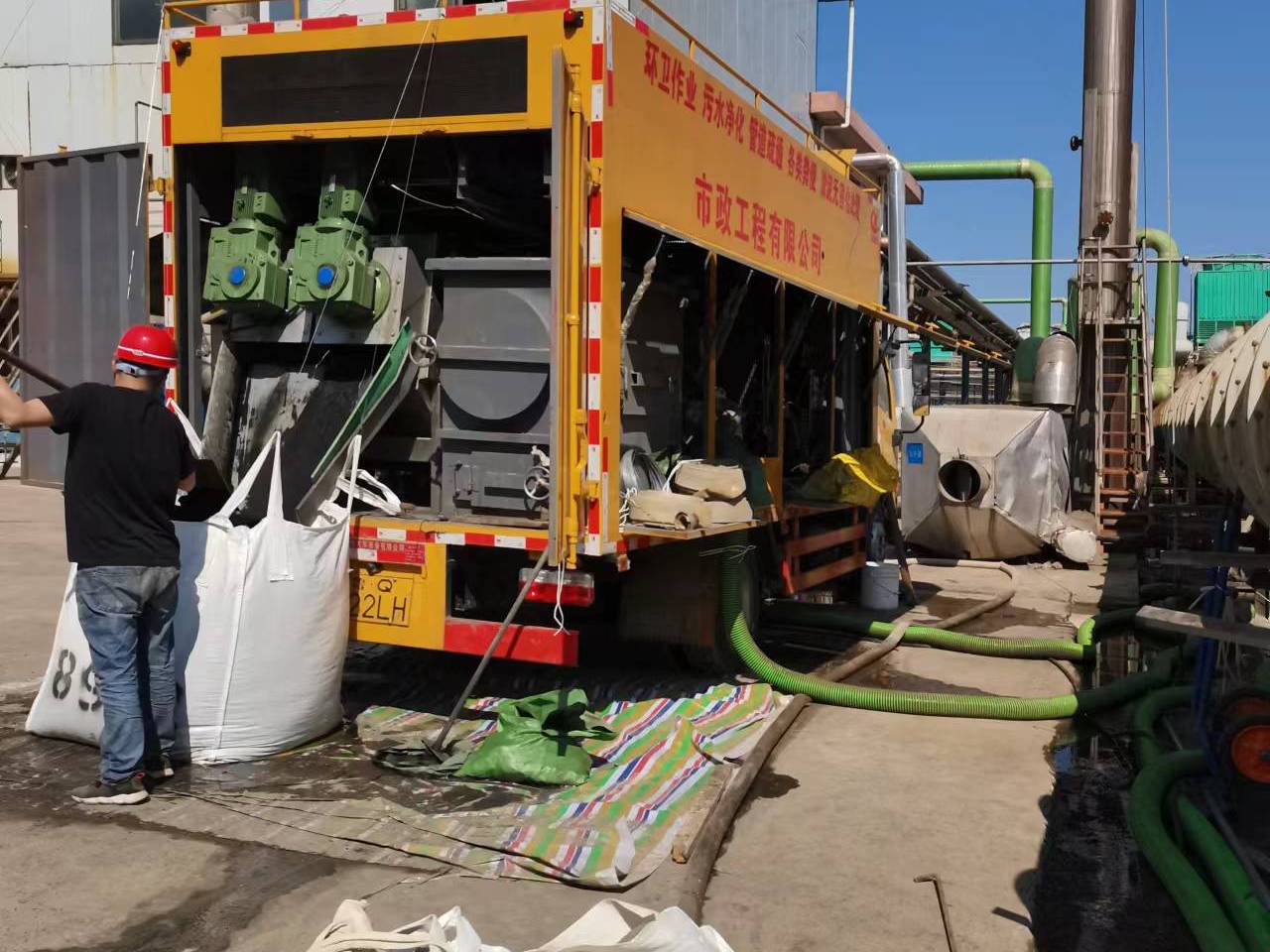 兰洋镇淤泥压干处理